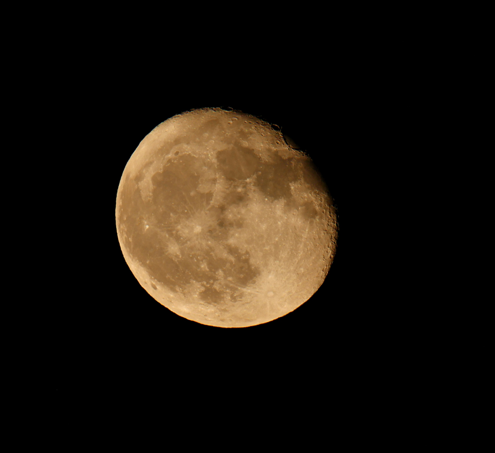 08moon1040710w