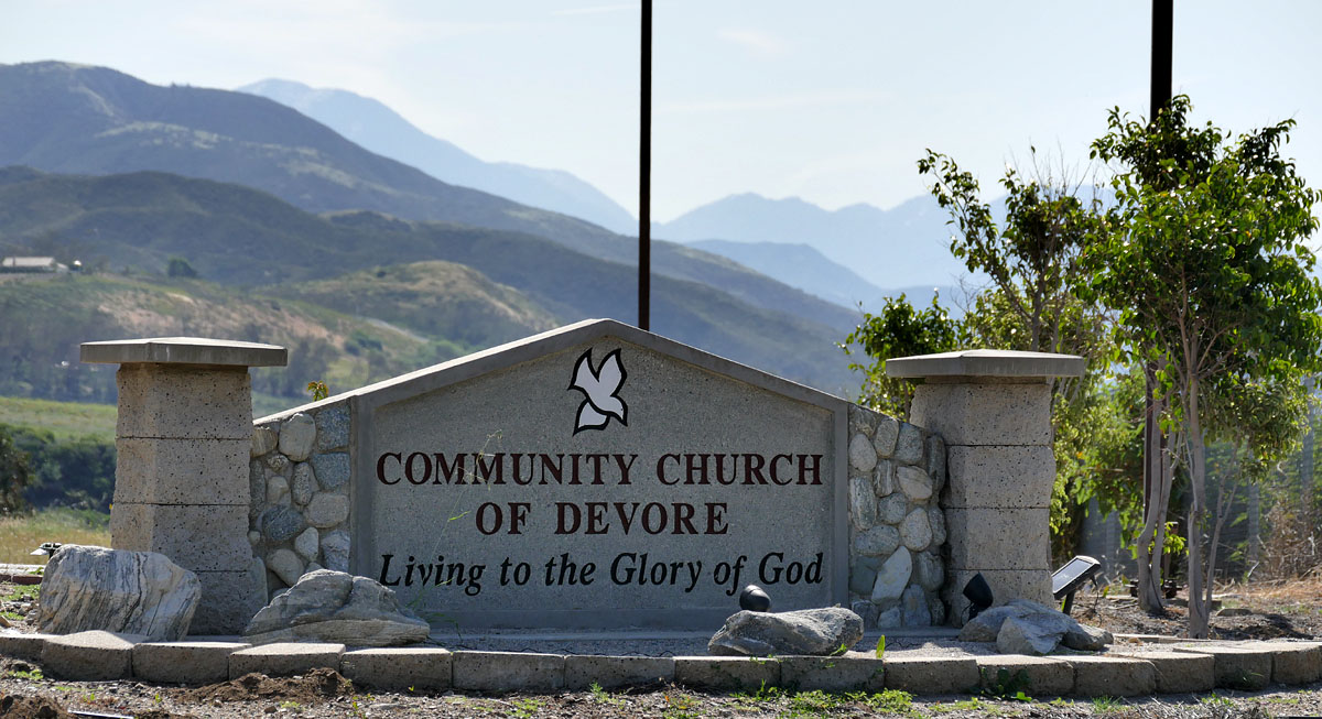 14CommunityChurchDevore1390125w